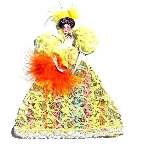 Vintage Victorian Dressed Up Paper Doll - Picture 1 of 2